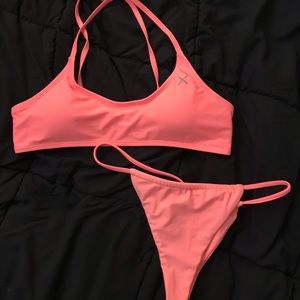 Boutine LA Peach set. (L top and M bottoms)